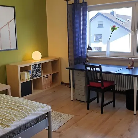 Apartment Grosszuegige, Helle Mit Gartennutzung