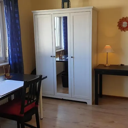 Apartment Grosszuegige, Helle Mit Gartennutzung *