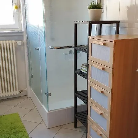 Apartment Grosszuegige, Helle Mit Gartennutzung