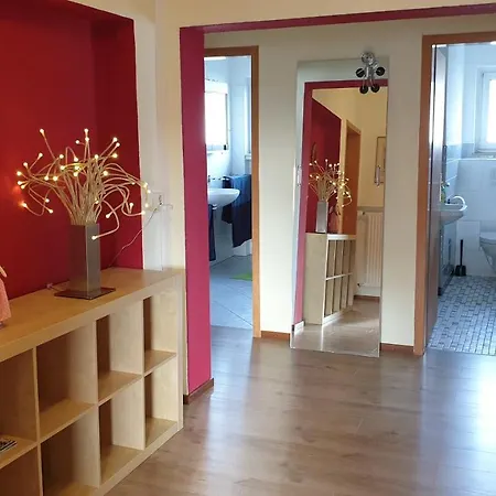 Apartment Grosszuegige, Helle Mit Gartennutzung *