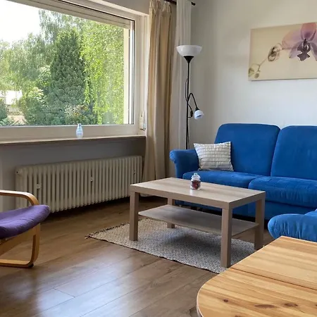 Grosszuegige, Helle Mit Gartennutzung Apartment